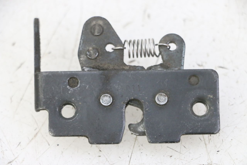 photo de SITZBANKSCHLOSS PIAGGIO MP3 500 (2011 - 2015) - Zoom auf Gebrauchszustand