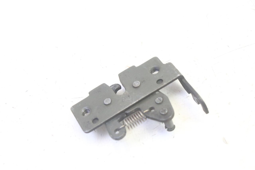 photo de SITZSCHLOSS PIAGGIO MP3 RL 250 (2006 - 2010) - Alternative Perspektive