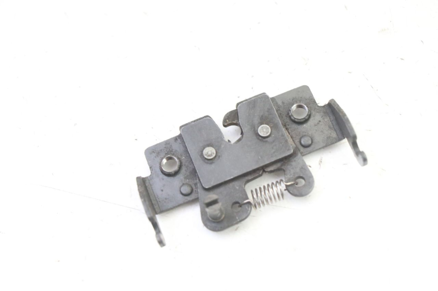 photo de SITZSCHLOSS PIAGGIO NRG POWER PUREJET 50 (2018 - 2021) - Detailansicht des Bauteils