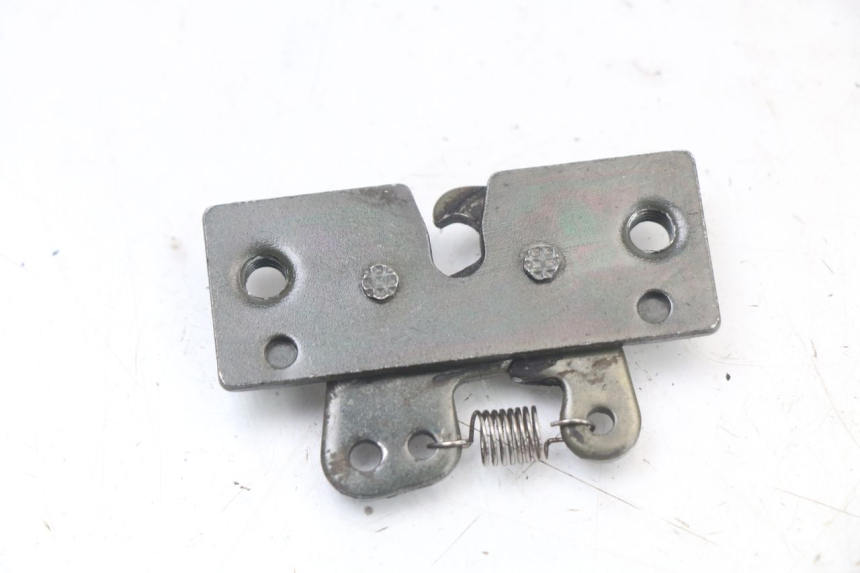 photo de SITZBANKSCHLOSS PEUGEOT ELYSTAR 50 (2002 - 2014) - Zoom auf Gebrauchszustand