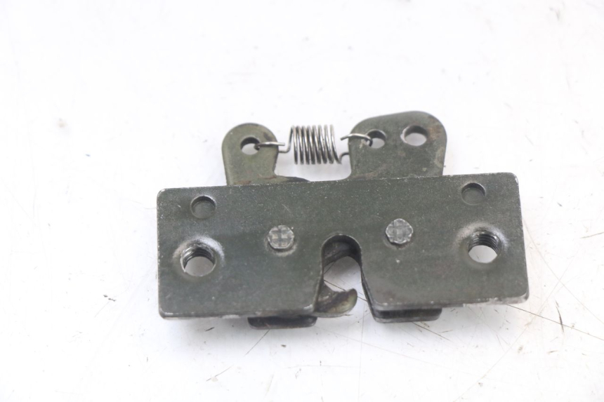 photo de SITZBANKSCHLOSS PEUGEOT ELYSTAR 50 (2002 - 2014) - Alternative Perspektive