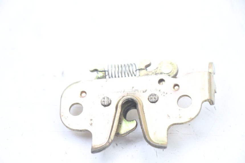 photo de SITZBANKSCHLOSS PEUGEOT KISBEE 4T 50 (2018 - 2022) - Zoom auf Gebrauchszustand