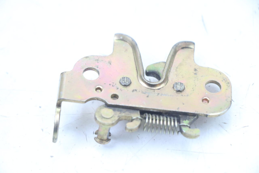 photo de SITZBANKSCHLOSS PEUGEOT KISBEE 4T 50 (2018 - 2022) - Alternative Perspektive