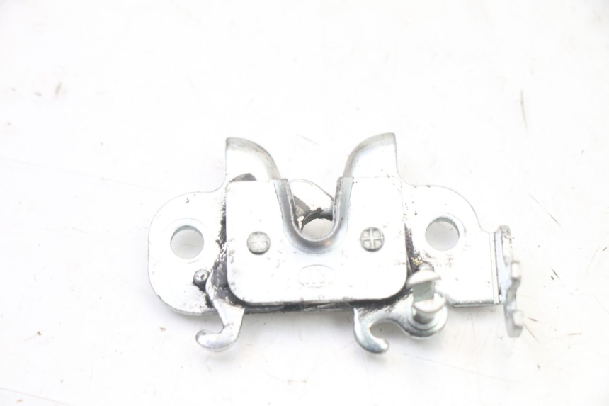 photo de SITZBANKSCHLOSS PEUGEOT KISBEE 4T 50 (2018 - 2022) - Detailansicht des Bauteils