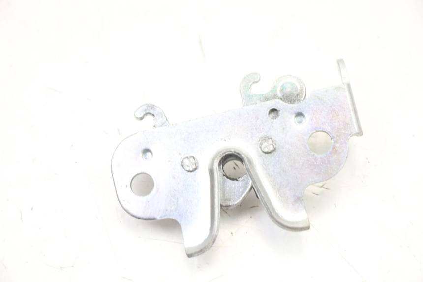 photo de SITZBANKSCHLOSS PEUGEOT KISBEE 4T 50 (2018 - 2022) - Alternative Perspektive