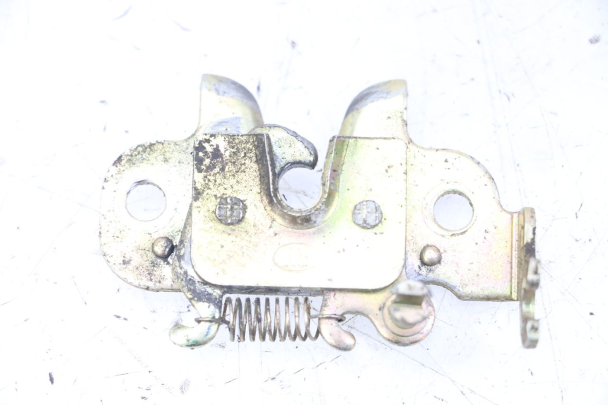 photo de SITZBANKSCHLOSS PEUGEOT KISBEE 4T 50 (2010 - 2017) - Detailansicht des Bauteils