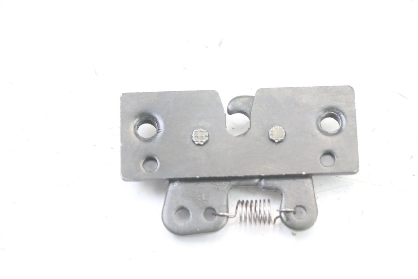 photo de SITZSCHLOSS PEUGEOT SATELIS COMPRESSOR K15 125 (2006 - 2009) - Alternative Perspektive