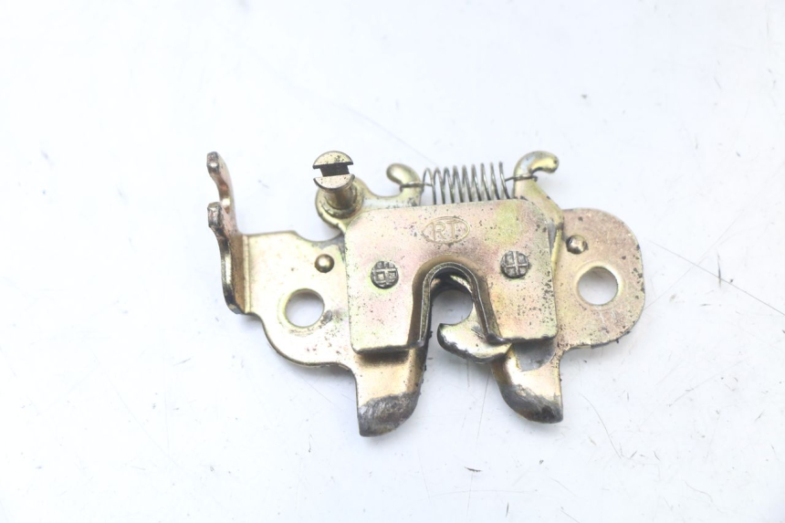 photo de SITZSCHLOSS PEUGEOT STREETZONE 4T 50 (2018 - 2023) - Hauptansicht