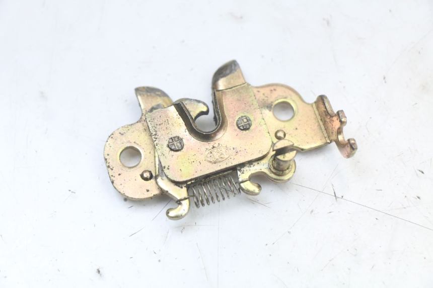 photo de SITZSCHLOSS PEUGEOT STREETZONE 4T 50 (2018 - 2023) - Detailansicht des Bauteils