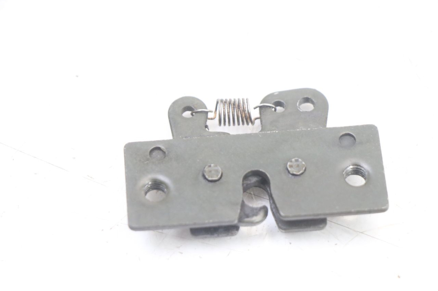 photo de SITZSCHLOSS PEUGEOT TREKKER TKR 50 (2005 - 2014) - Zoom auf Gebrauchszustand