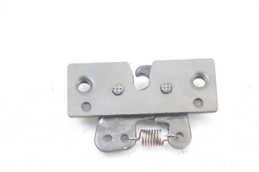 photo de SITZSCHLOSS PEUGEOT TREKKER TKR 50 (2005 - 2014) - Alternative Perspektive