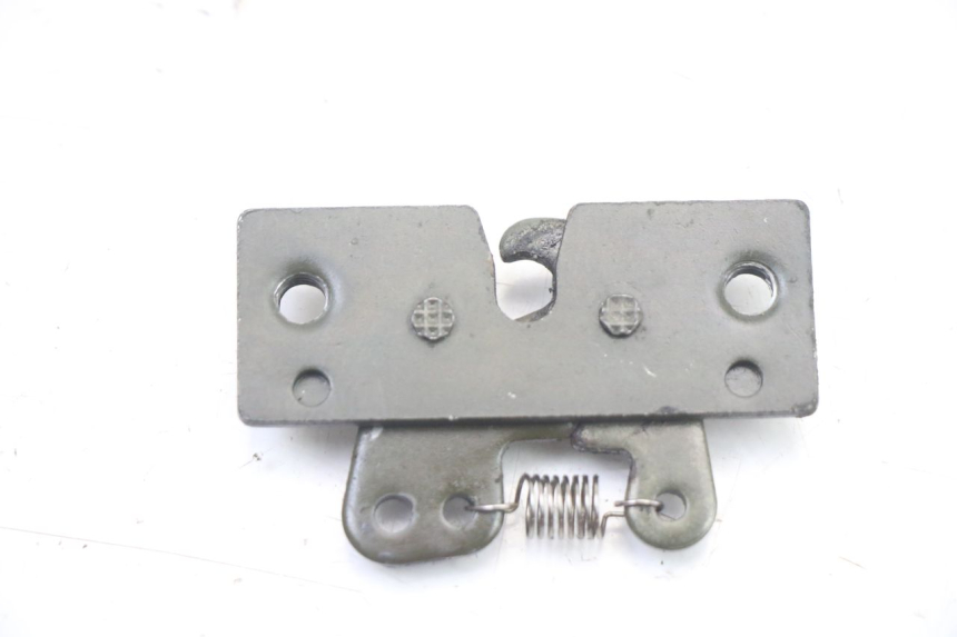 photo de SITZSCHLOSS PEUGEOT TREKKER TKR 50 (2005 - 2014) - Alternative Perspektive