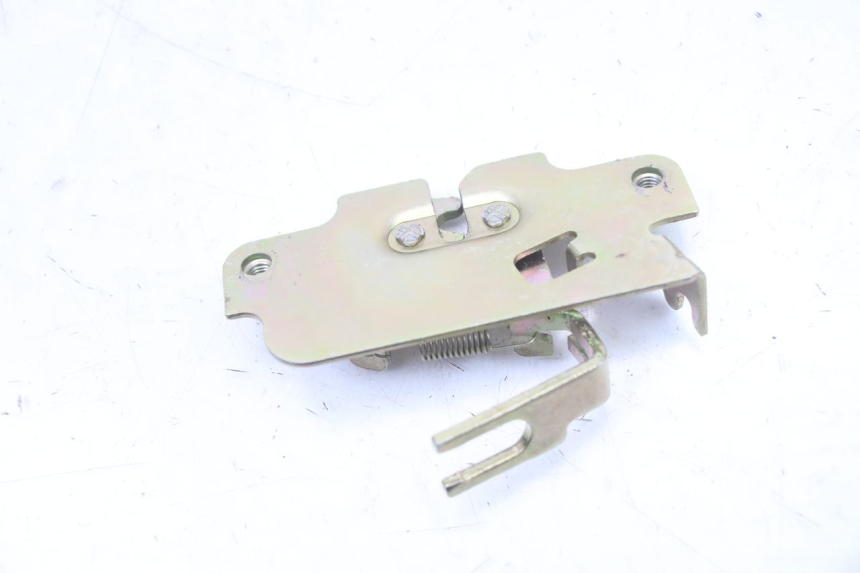 photo de SITZSCHLOSS PEUGEOT TWEET 4T 50 (2023 - 2025) - Zoom auf Gebrauchszustand