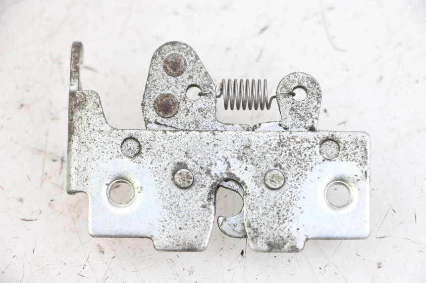 photo de SITZBANKSCHLOSS PIAGGIO MP3 125 (2006 - 2014) - Zoom auf Gebrauchszustand