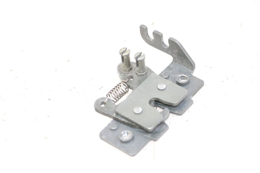 photo de SITZBANKSCHLOSS PIAGGIO MP3 LT 400 (2007 - 2012) - Detailansicht des Bauteils