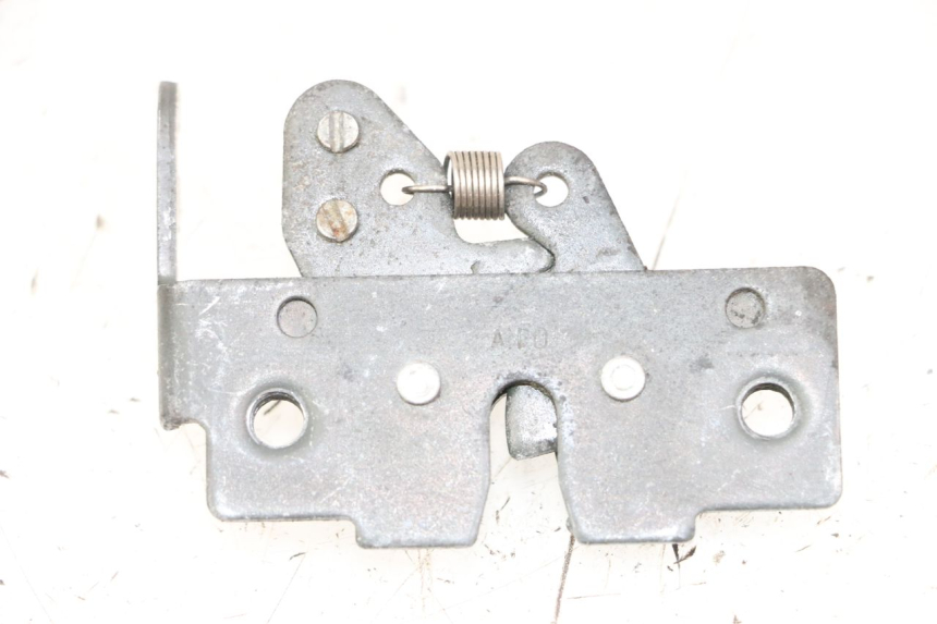 photo de SITZBANKSCHLOSS PIAGGIO MP3 LT 400 (2007 - 2012) - Alternative Perspektive