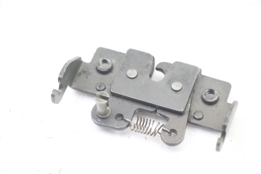 photo de SITZBANKSCHLOSS PIAGGIO MP3 LT 400 (2007 - 2012) - Detailansicht des Bauteils