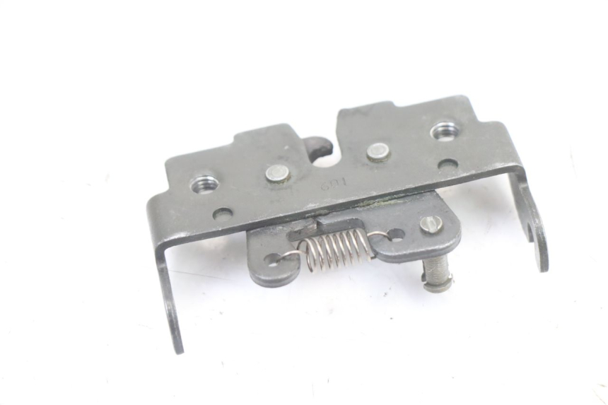 photo de SITZBANKSCHLOSS PIAGGIO MP3 LT 400 (2007 - 2012) - Alternative Perspektive