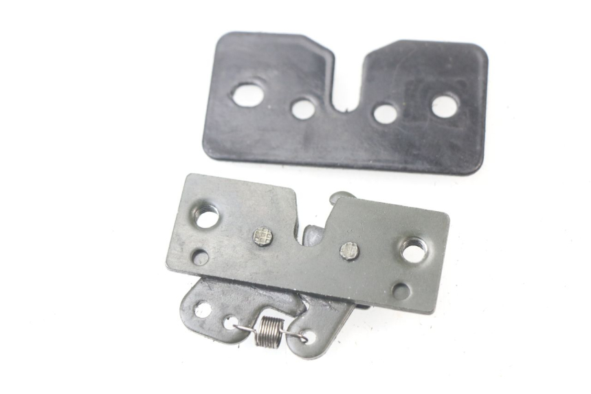 photo de SITZSCHLOSS PEUGEOT SATELIS COMPRESSOR K15 125 (2006 - 2009) - Hauptansicht