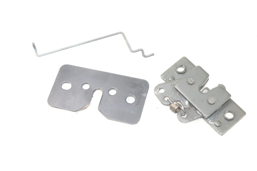 photo de SITZSCHLOSS PEUGEOT SATELIS 300 (2012 - 2015) - Zoom auf Gebrauchszustand