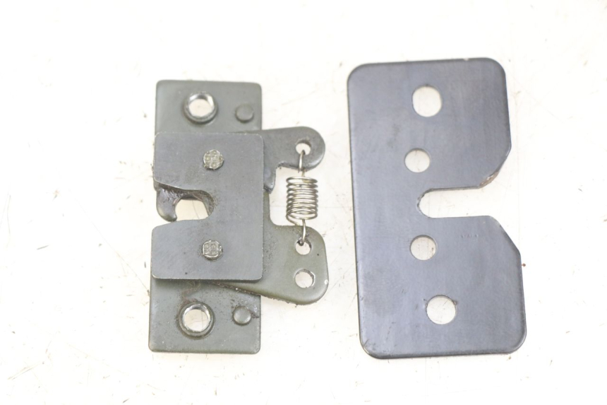 photo de SITZBANKSCHLOSS PEUGEOT SATELIS 125 (2010 - 2012) - Detailansicht des Bauteils