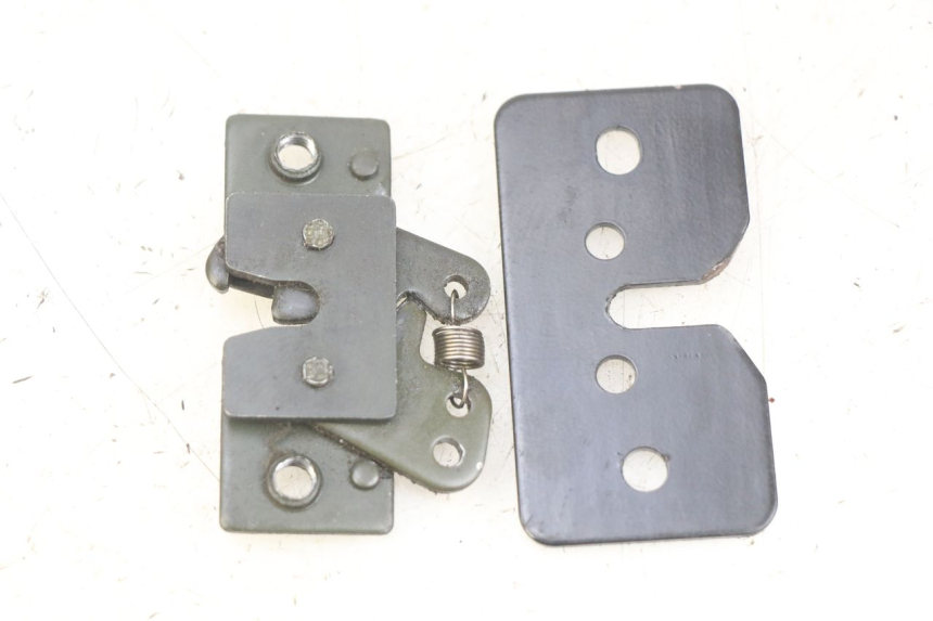 photo de SITZBANKSCHLOSS PEUGEOT SATELIS 125 (2010 - 2012) - Zoom auf Gebrauchszustand