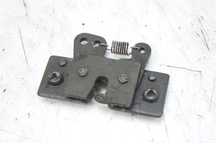 photo de SITZBANKSCHLOSS PEUGEOT SATELIS 125 (2010 - 2012) - Detailansicht des Bauteils