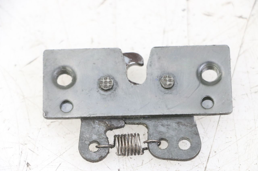 photo de SITZSCHLOSS PEUGEOT SATELIS 125 (2013 - 2018) - Hauptansicht