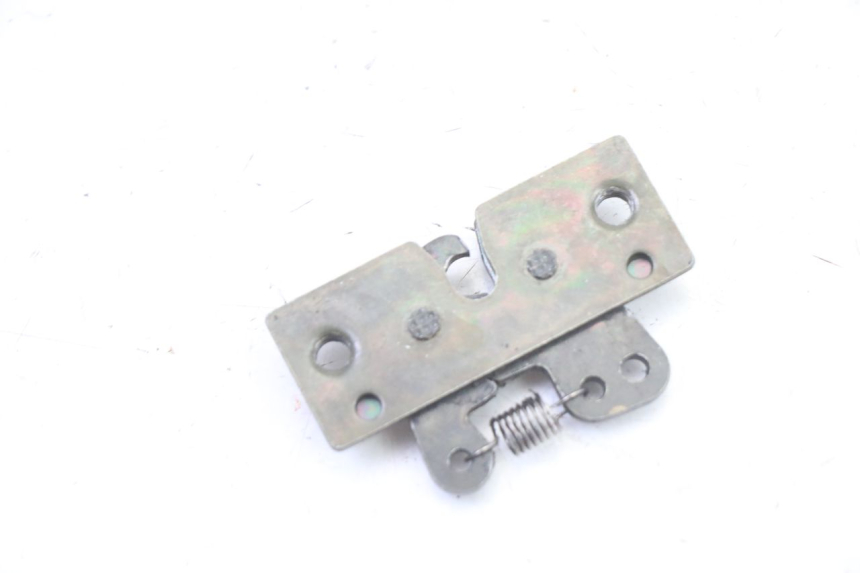 photo de SITZSCHLOSS PEUGEOT SATELIS 125 (2013 - 2018) - Alternative Perspektive