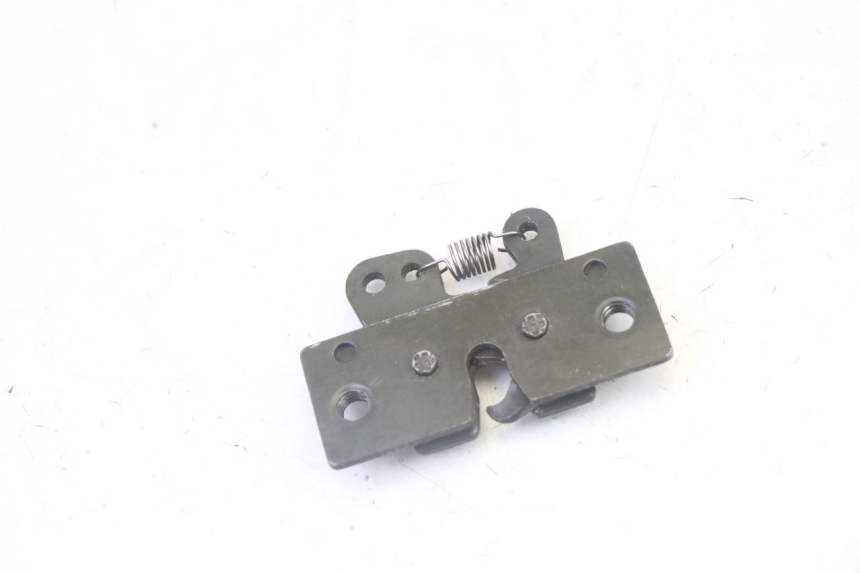 photo de SITZSCHLOSS PEUGEOT SATELIS 125 (2013 - 2018) - Alternative Perspektive