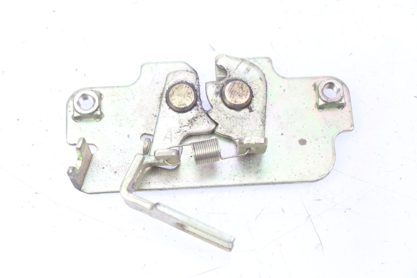 photo de SITZBANKSCHLOSS PEUGEOT TWEET 4T 50 (2018 - 2022) - Hauptansicht