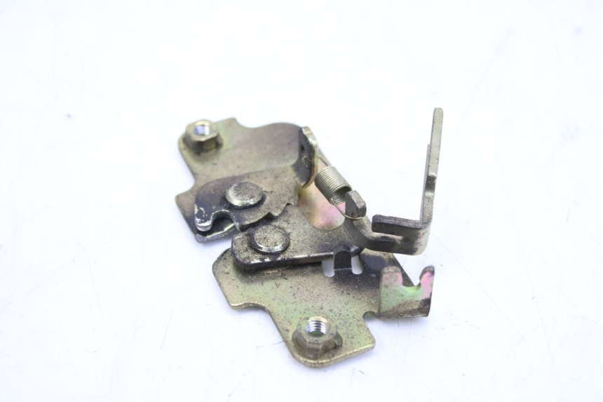 photo de SITZBANKSCHLOSS PEUGEOT TWEET 125 (2010 - 2017) - Detailansicht des Bauteils