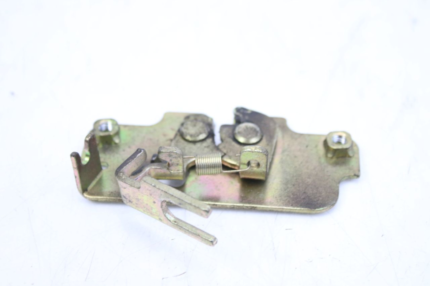 photo de SITZBANKSCHLOSS PEUGEOT TWEET 125 (2010 - 2017) - Zoom auf Gebrauchszustand