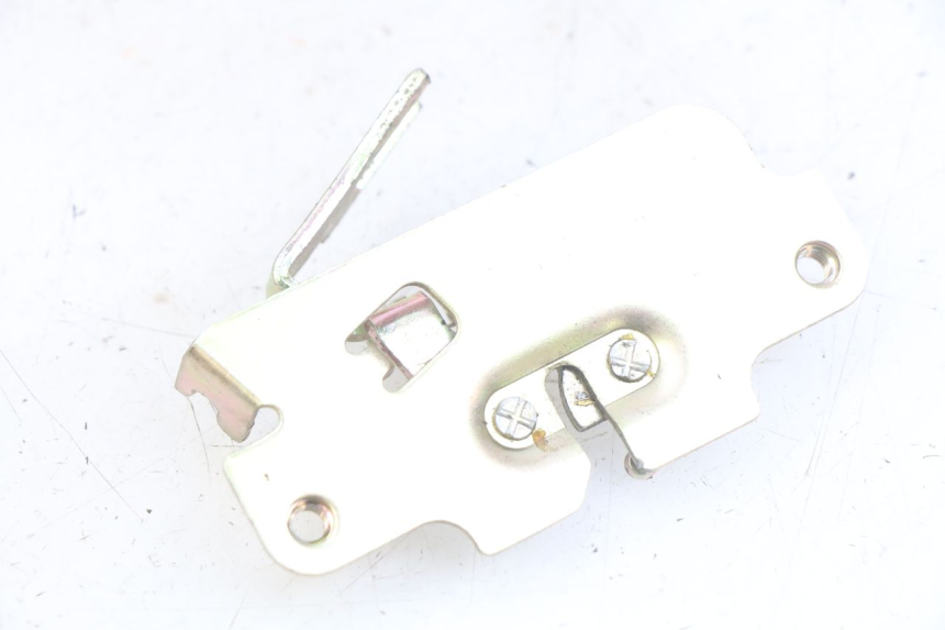 photo de SITZBANKSCHLOSS PEUGEOT TWEET 125 (2018 - 2021) - Zoom auf Gebrauchszustand