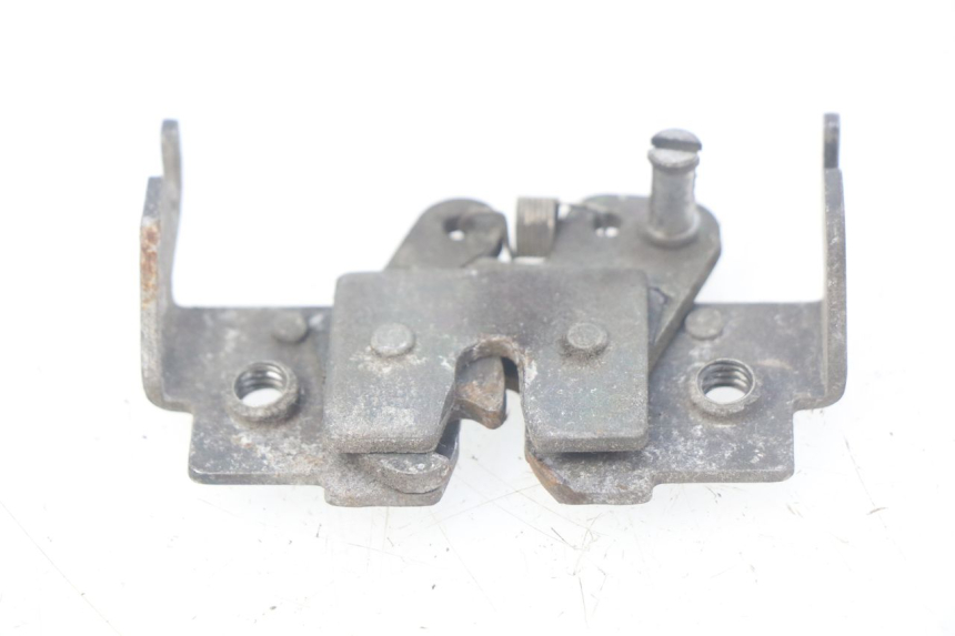 photo de SITZSCHLOSS SUZUKI UH BURGMAN 125 (2002 - 2006) - Detailansicht des Bauteils