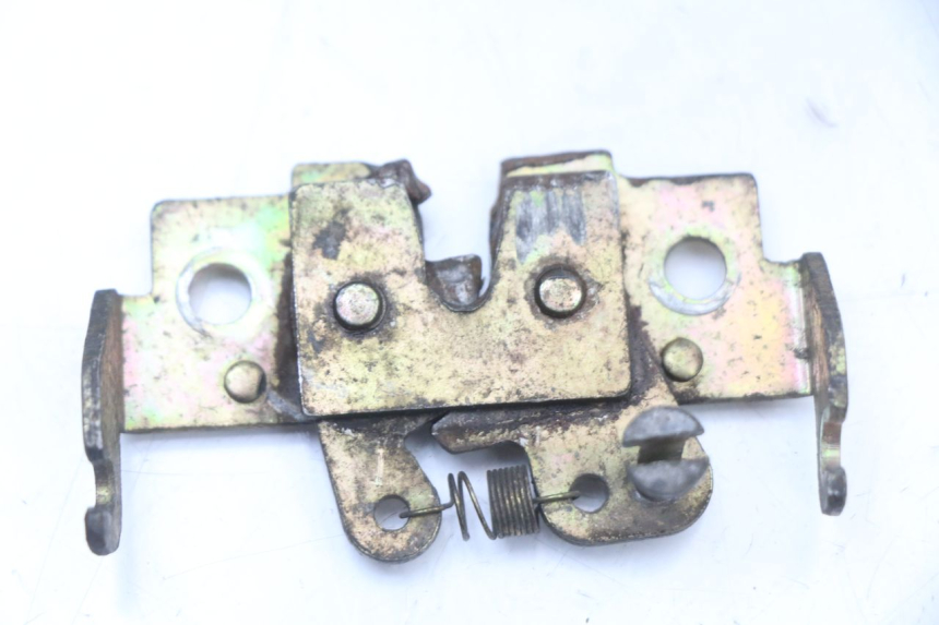 photo de SITZBANKSCHLOSS PEUGEOT VIVACITY NEW 4T 50 (2008 - 2017) - Zoom auf Gebrauchszustand