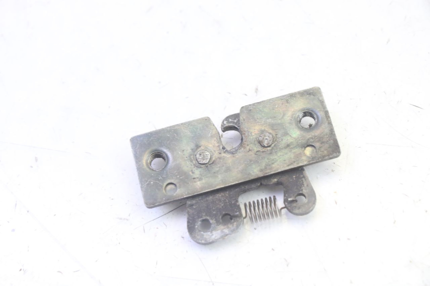 photo de SITZSCHLOSS PEUGEOT VIVACITY 100 (1999 - 2008) - Alternative Perspektive