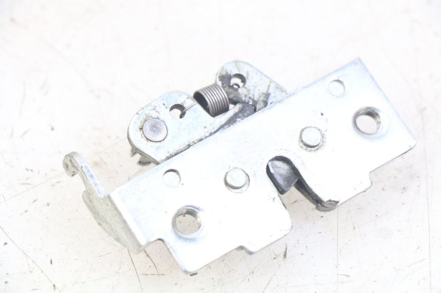 photo de SITZBANKSCHLOSS YAMAHA XMAX X-MAX 125 (2006 - 2009) - Zoom auf Gebrauchszustand