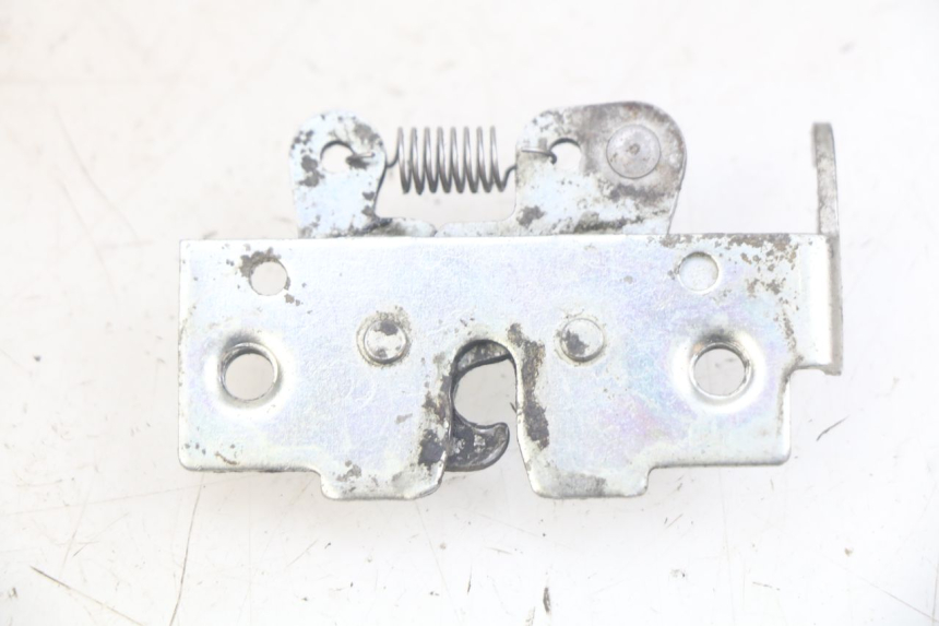 photo de SITZBANKSCHLOSS YAMAHA XMAX X-MAX 125 (2006 - 2009) - Detailansicht des Bauteils