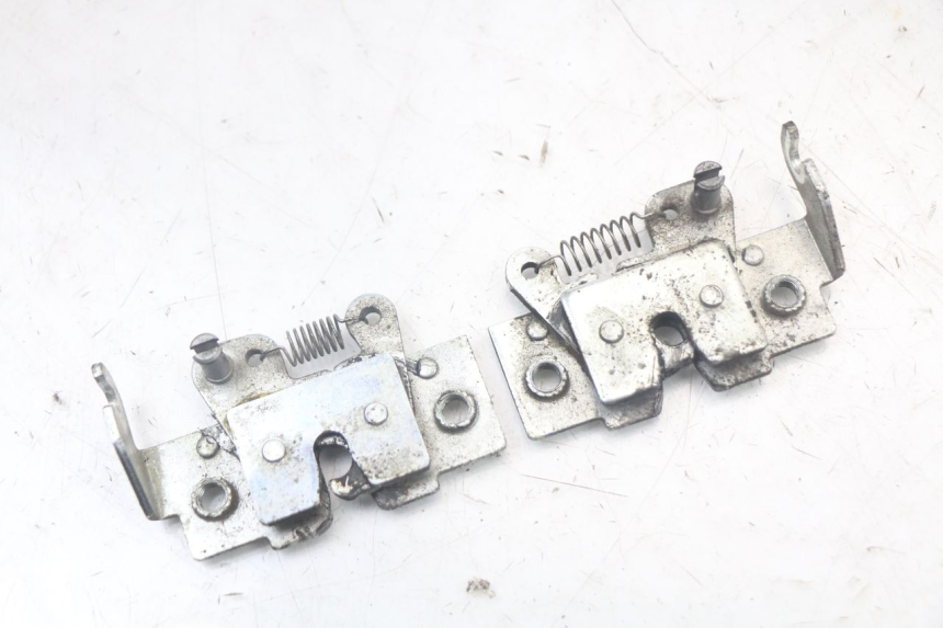 photo de SITZBANKSCHLOSS YAMAHA XMAX X-MAX 125 (2006 - 2009) - Detailansicht des Bauteils