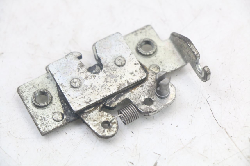 photo de SITZBANKSCHLOSS YAMAHA XMAX X-MAX 125 (2006 - 2009) - Detailansicht des Bauteils