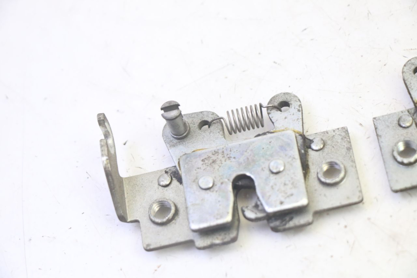 photo de SITZBANKSCHLOSS YAMAHA X-MAX XMAX 250 (2006 - 2009) - Detailansicht des Bauteils