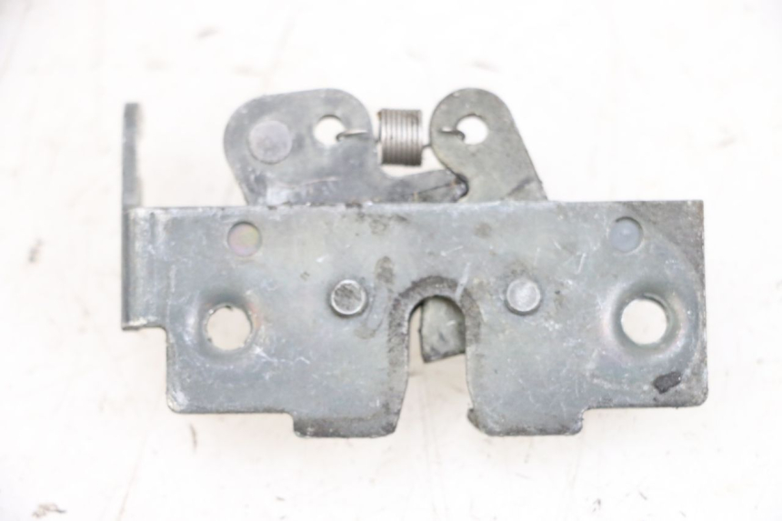 photo de SITZBANKSCHLOSS YAMAHA XMAX X-MAX 125 (2006 - 2009) - Zoom auf Gebrauchszustand