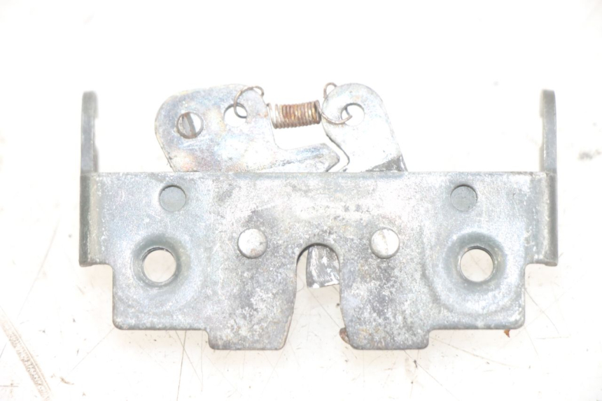 photo de SITZBANKSCHLOSS PIAGGIO X9 125 (2000 - 2003) - Zoom auf Gebrauchszustand