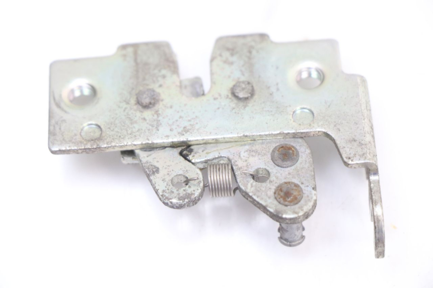 photo de SITZBANKSCHLOSS PIAGGIO XEVO - X EVO 125 (2007 - 2017) - Detailansicht des Bauteils