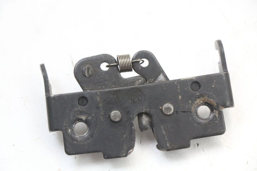 photo de SITZBANKSCHLOSS PIAGGIO XEVO - X EVO 125 (2007 - 2017) - Detailansicht des Bauteils