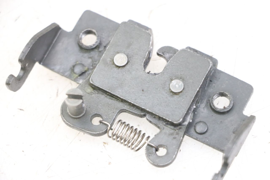 photo de SITZBANKSCHLOSS PIAGGIO XEVO - X EVO 125 (2007 - 2017) - Zoom auf Gebrauchszustand