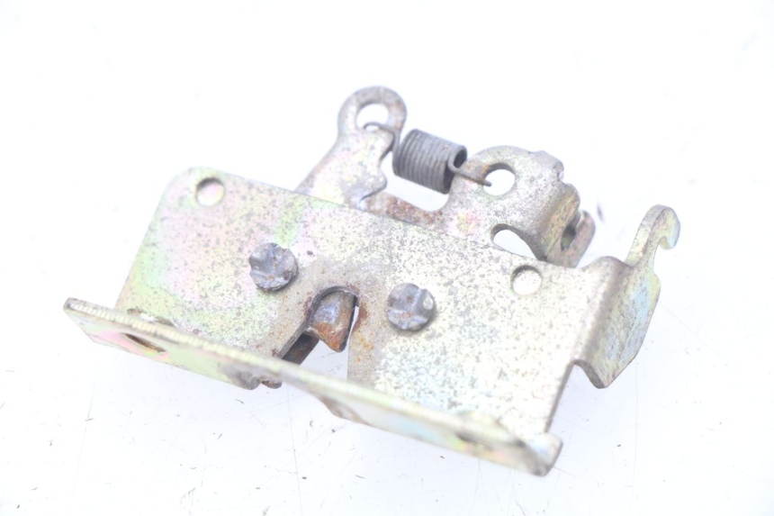 photo de SITZBANKSCHLOSS YAMASAKI YM T 125 (2015 - 2020) - Zoom auf Gebrauchszustand