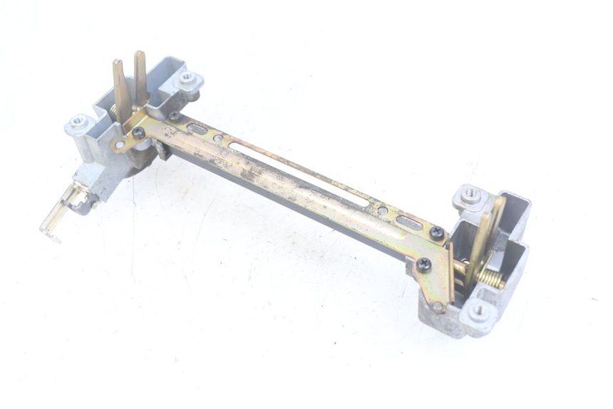 photo de SITZBANKSCHLOSS YAMAHA YP MAJESTY 400 (2004 - 2008) - Hauptansicht