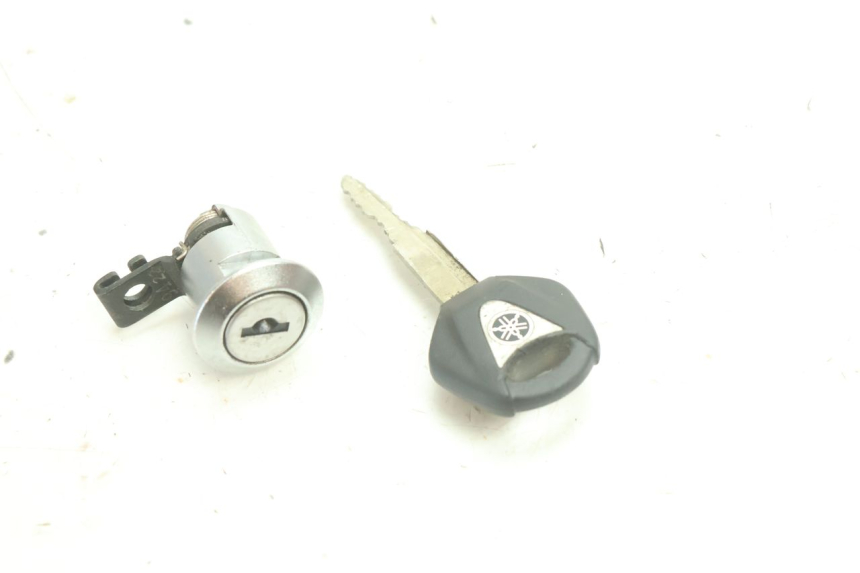 photo de SITZSCHLOSS YAMAHA YZF R6 600 (2008 - 2009) - Detailansicht des Bauteils